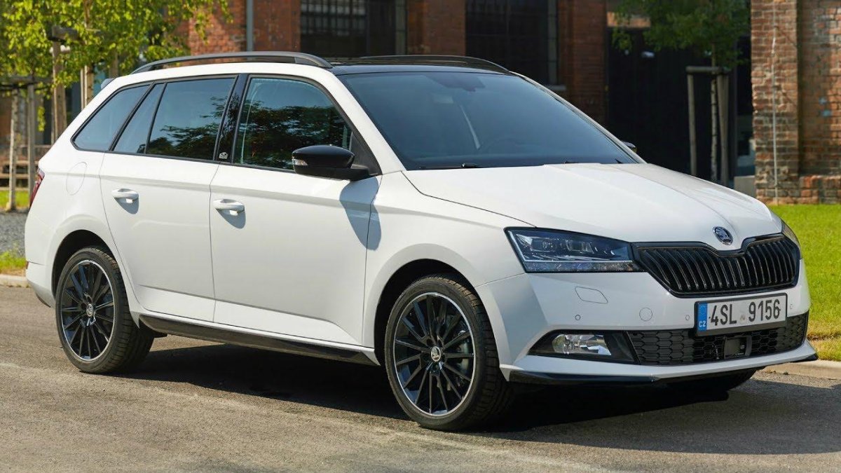 Шкода Фабия универсал 2021