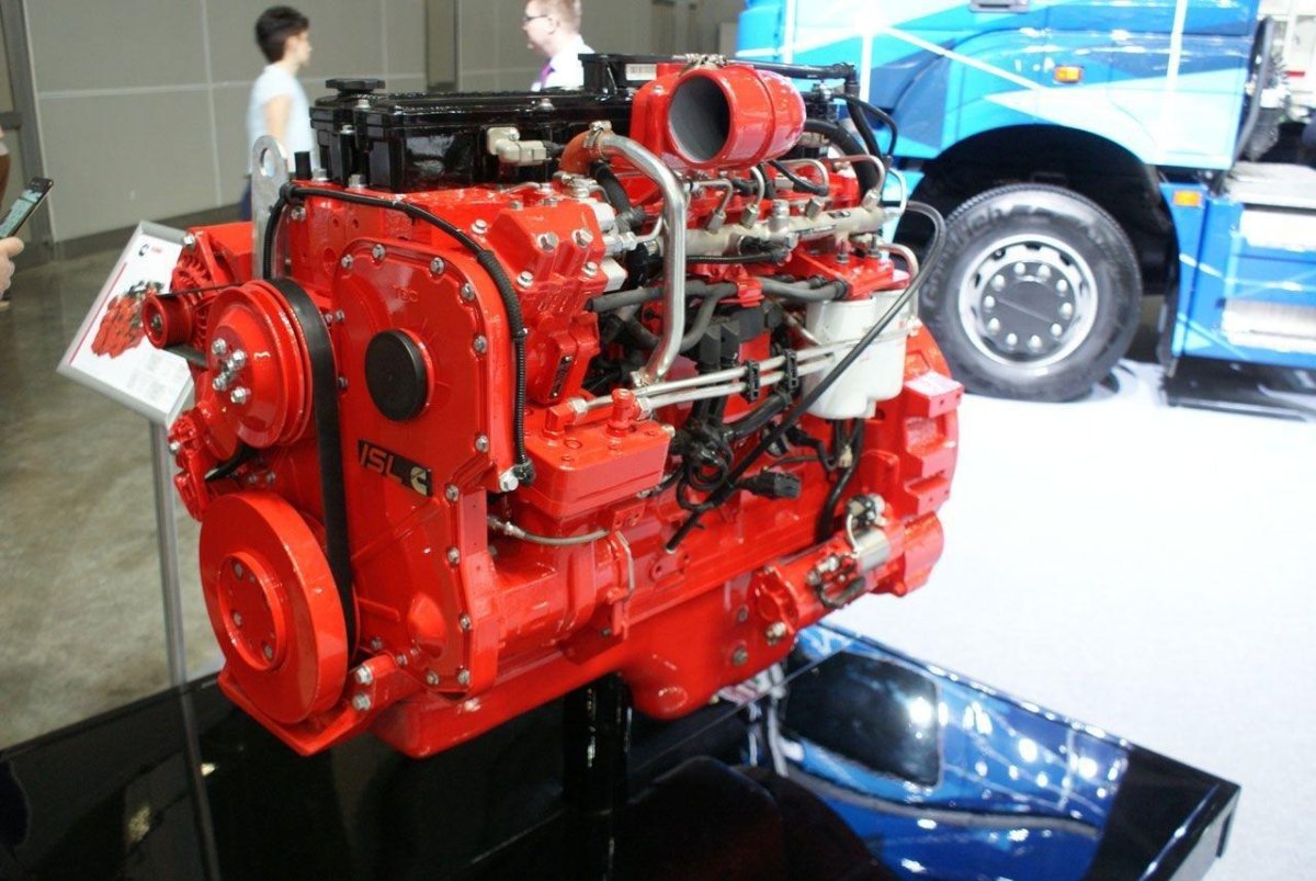 Двигатель Камминз 8.9