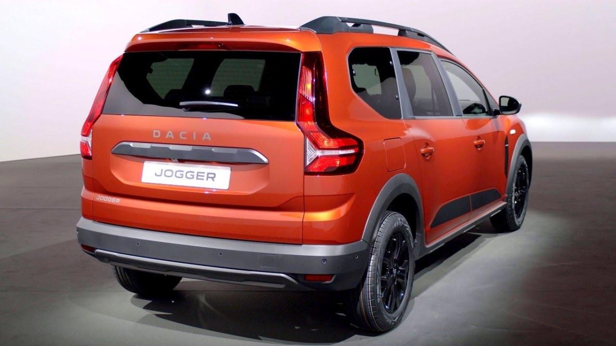 Dacia универсал 2022