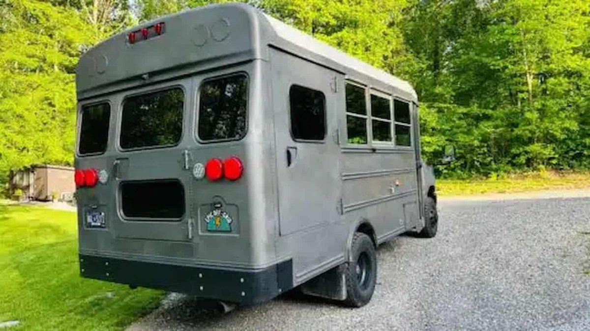 Колесо автобуса