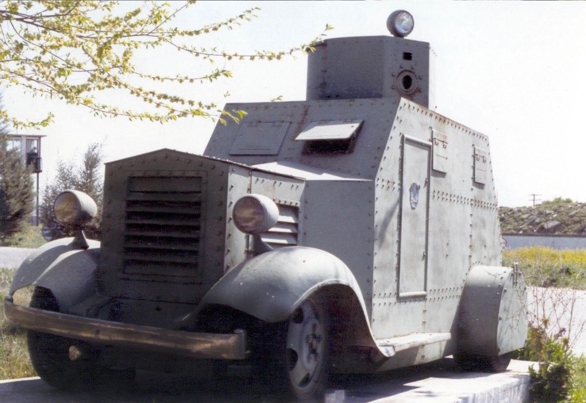 Испанский бронеавтомобиль UNL-35