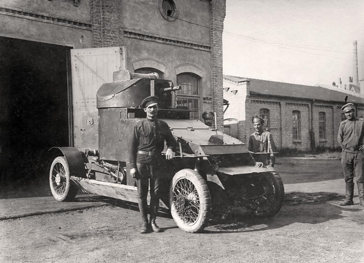 Ланчестер бронеавтомобиль