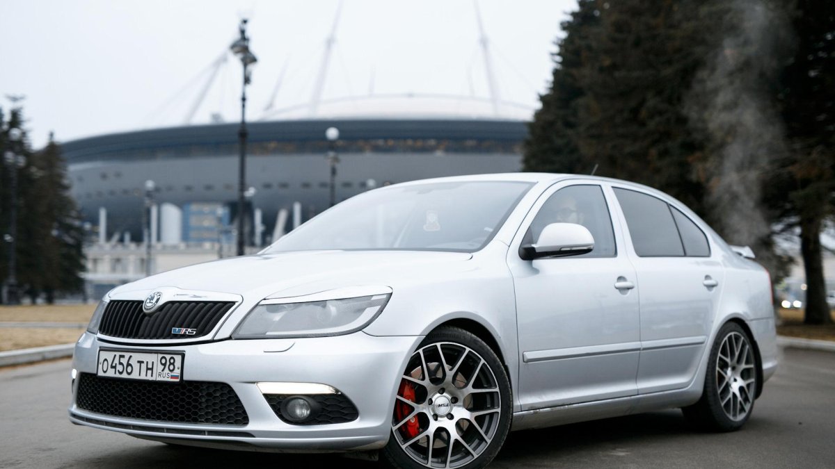 Skoda Octavia a5 RS белая