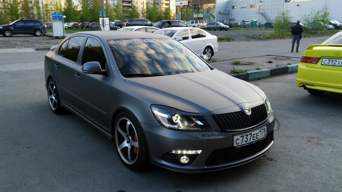 Skoda Octavia a5 RS серая