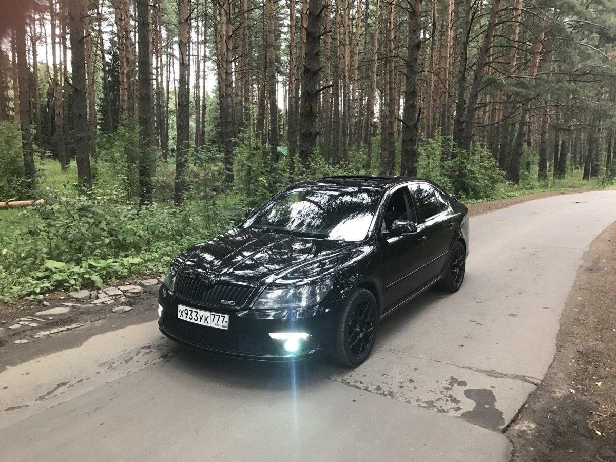 Шкода Октавия а5 РС черная