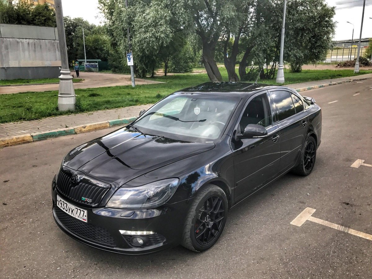 Skoda Octavia a5 RS черная