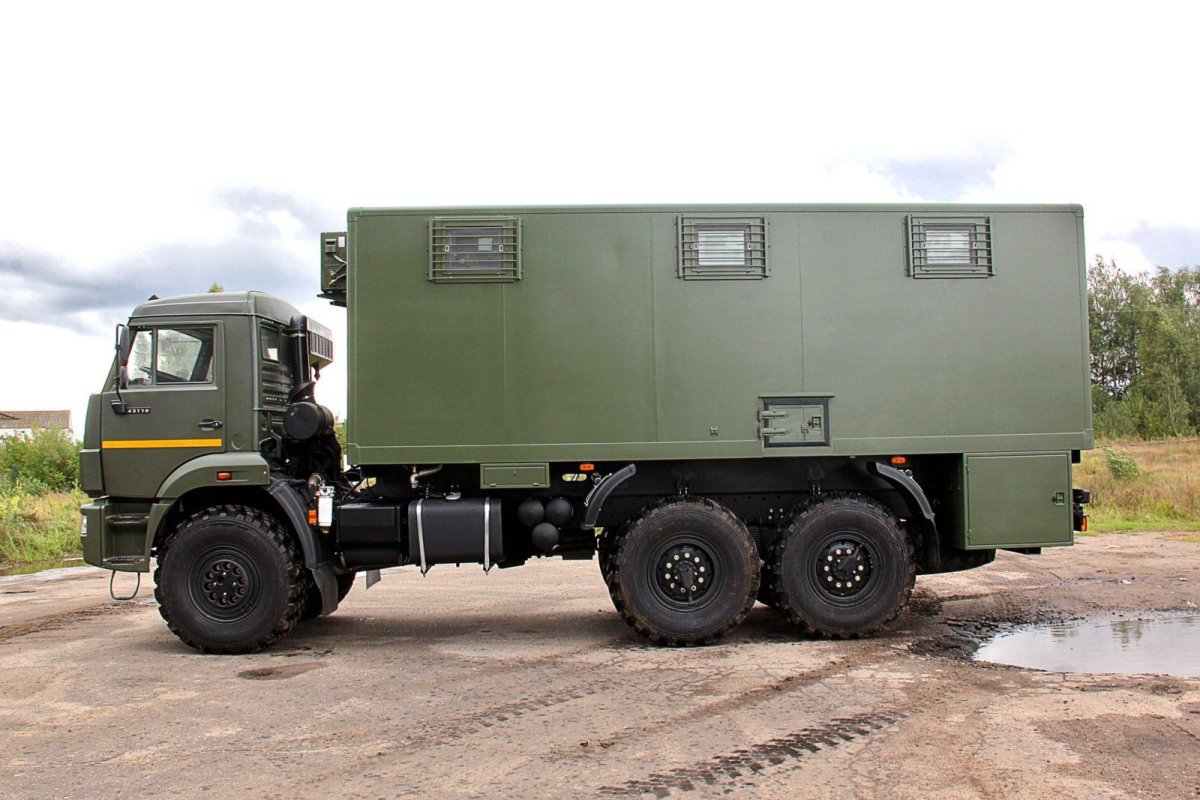 Командно-штабная машина