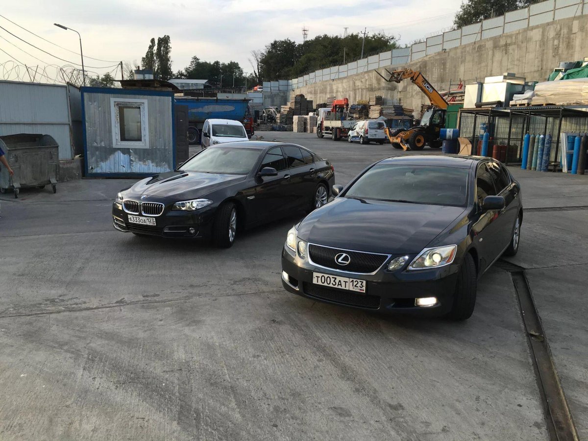 Lexus GS s19 vs BMW f10