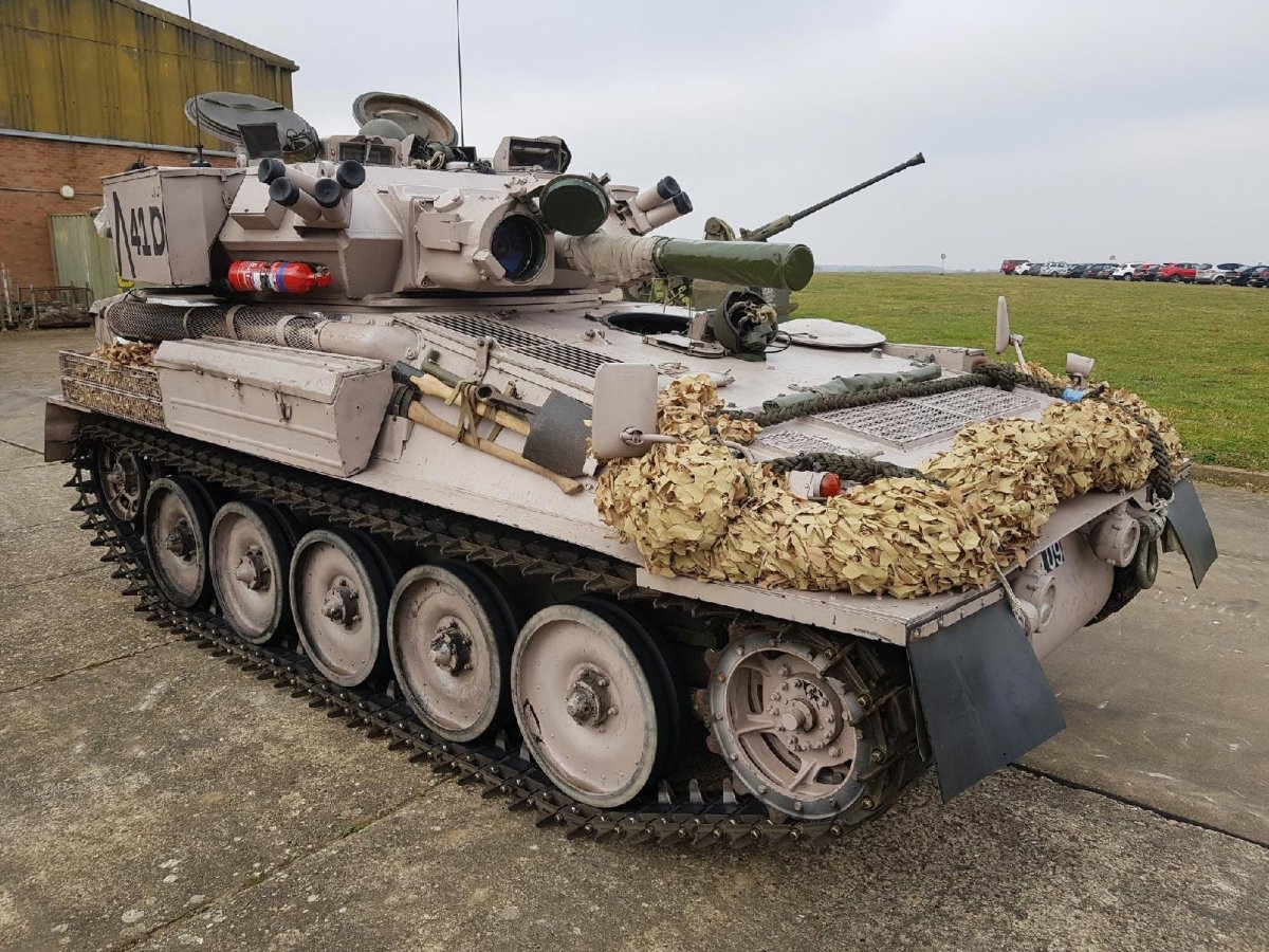 Легкий танк fv101 Скорпион