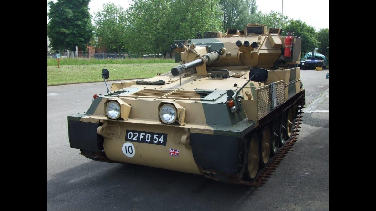 Легкий танк fv101 "Scorpion"