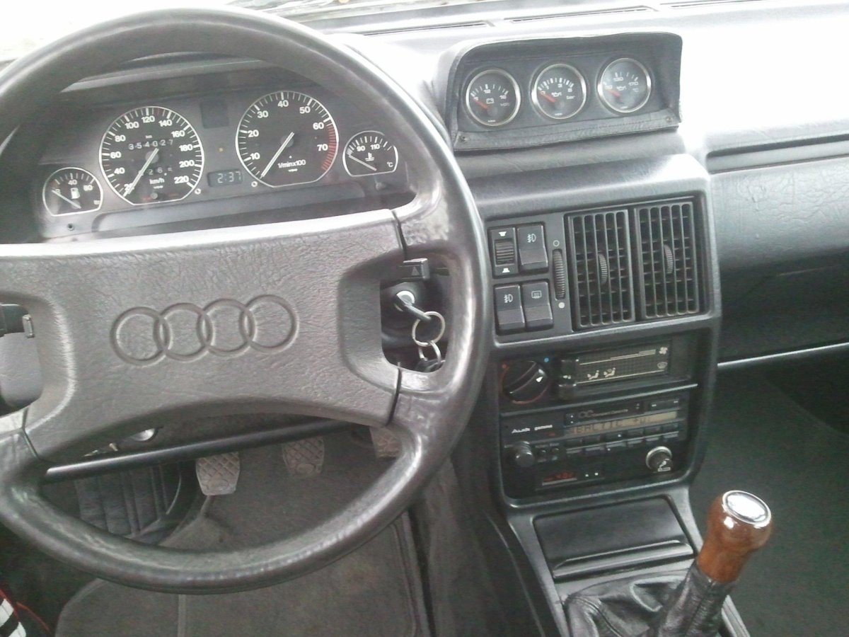 Audi 100 с3 салон