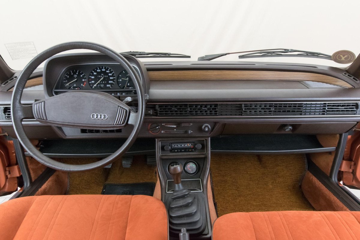Audi 100 c2