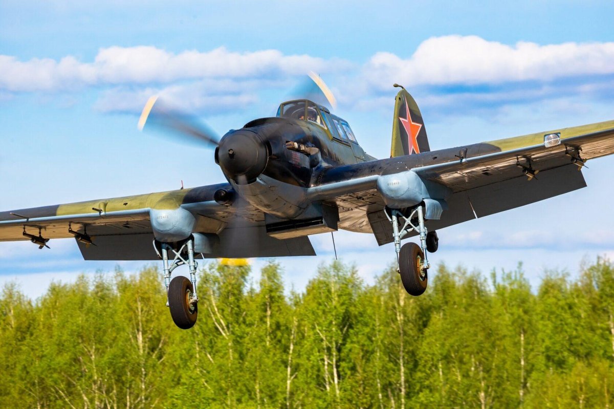 Самолет Штурмовик