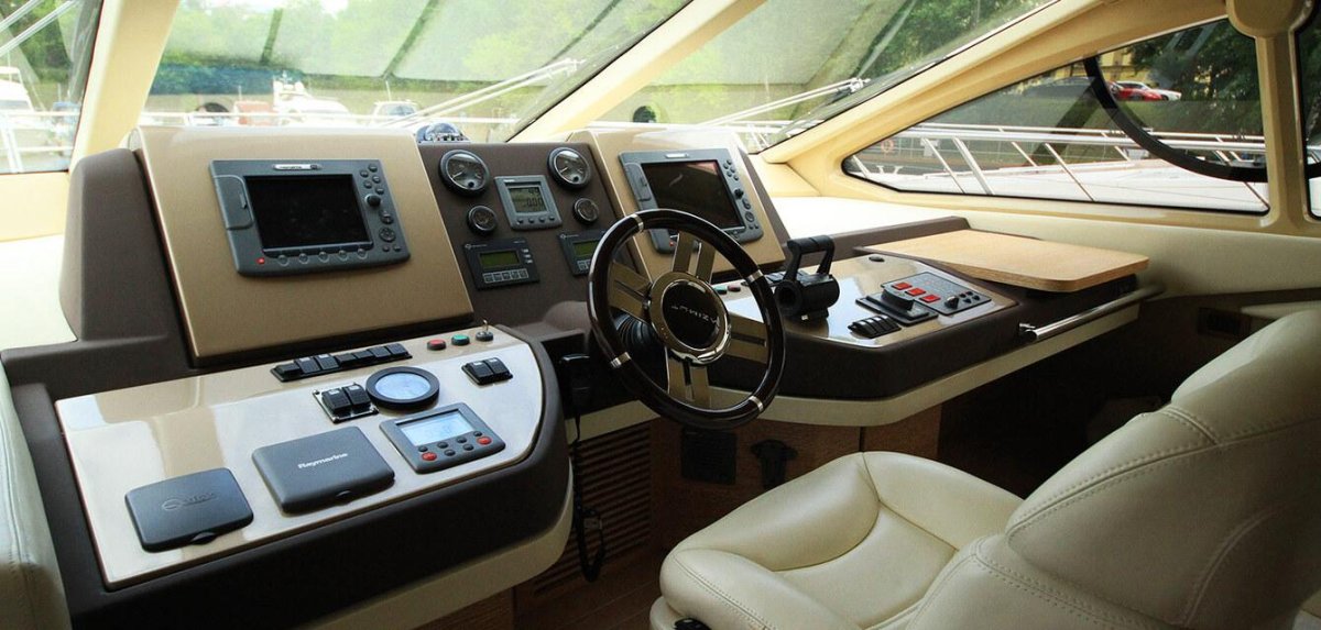 Яхта Azimut 58