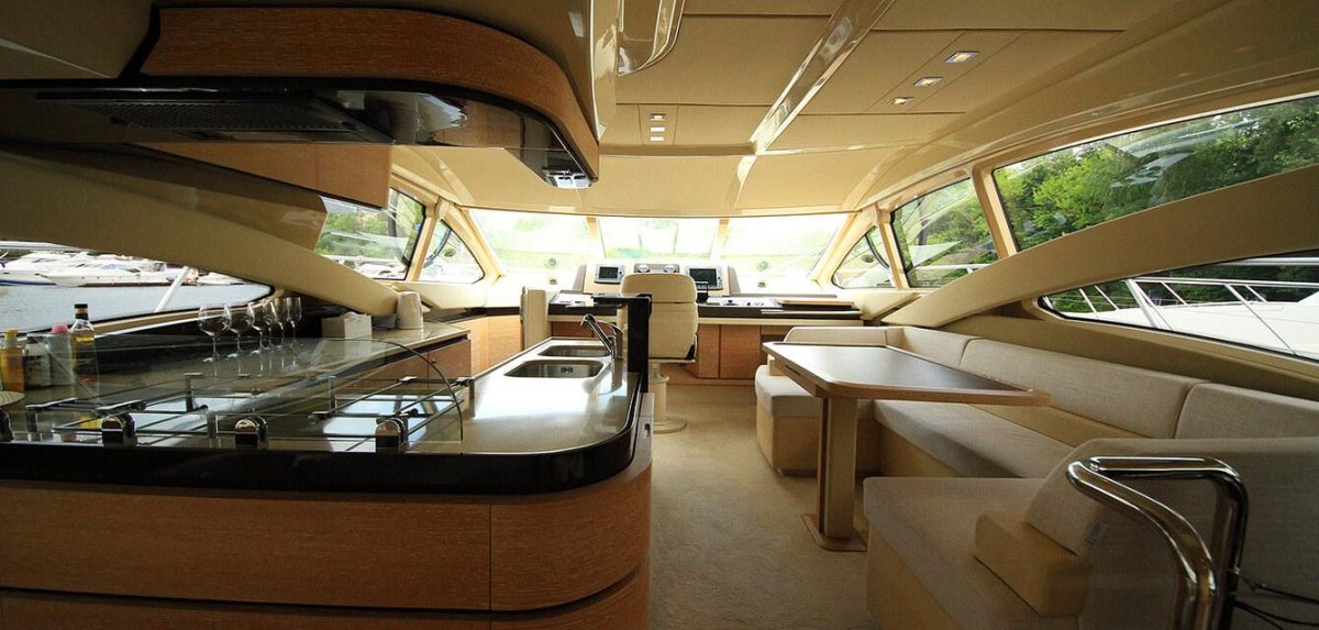 Катер Azimut 58