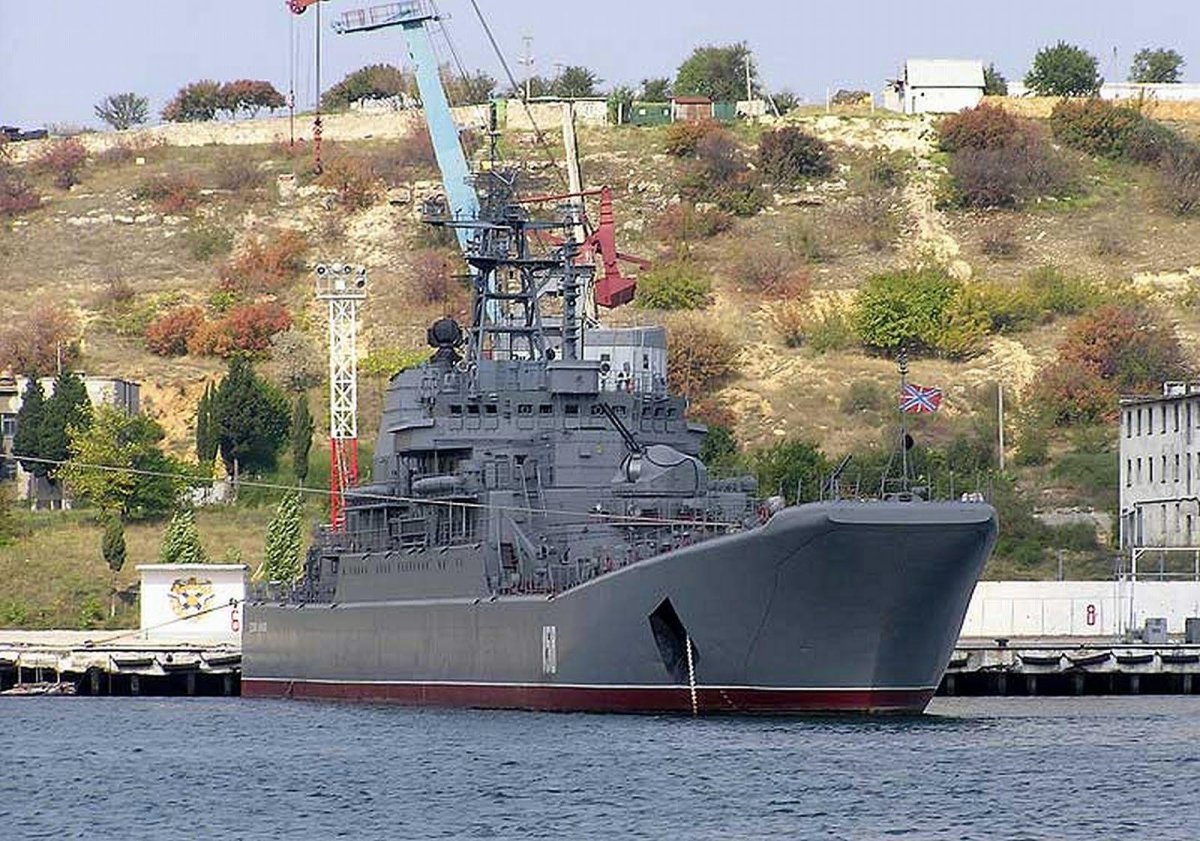 Десантный корабль Цезарь Куников