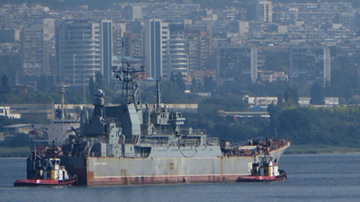 Корабль Цезарь Куников в Севастополе