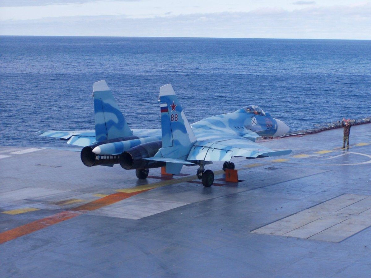 Су-33 истребитель