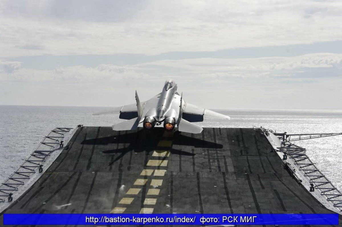 Взлет Су 33 с палубы Кузнецова