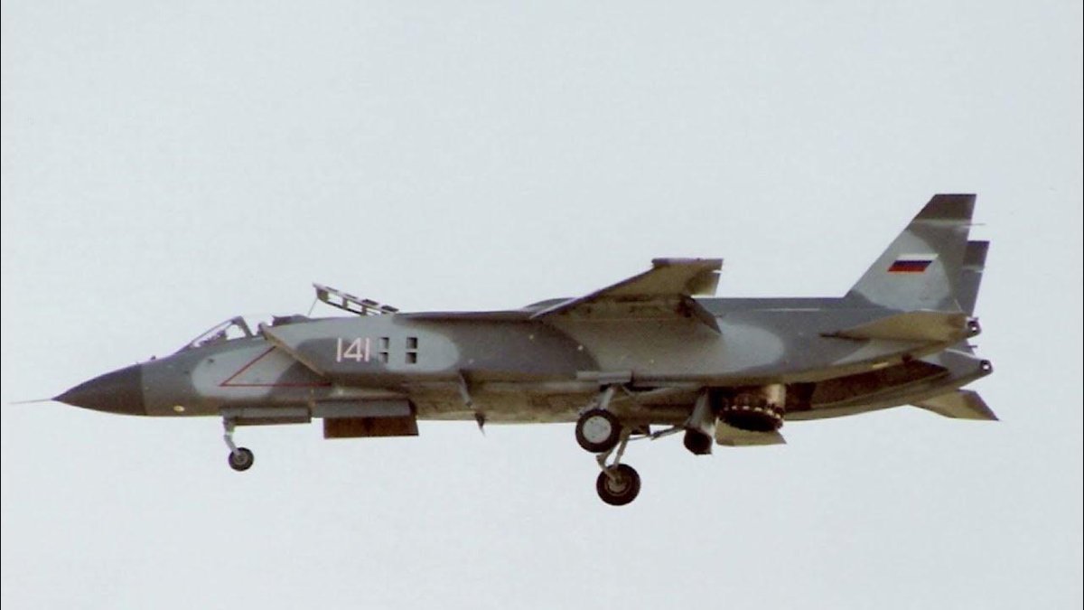 Як-141 палубный истребитель