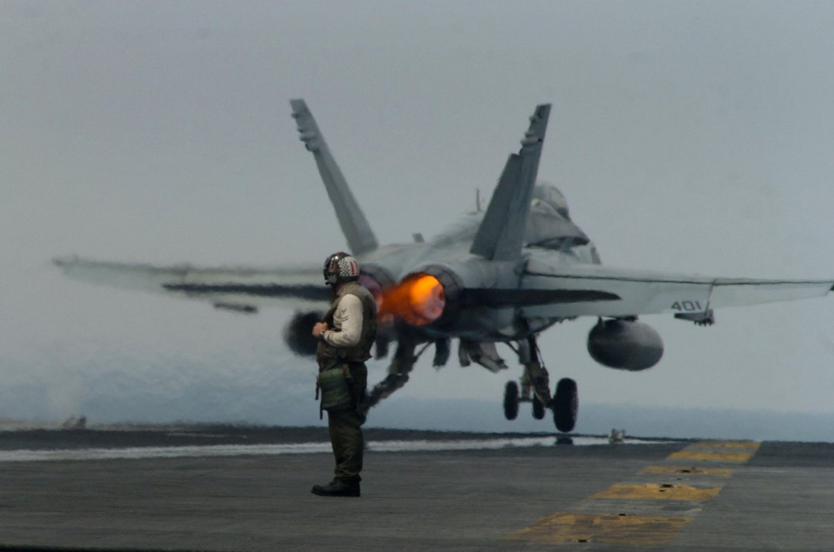 Истребитель на авианосце