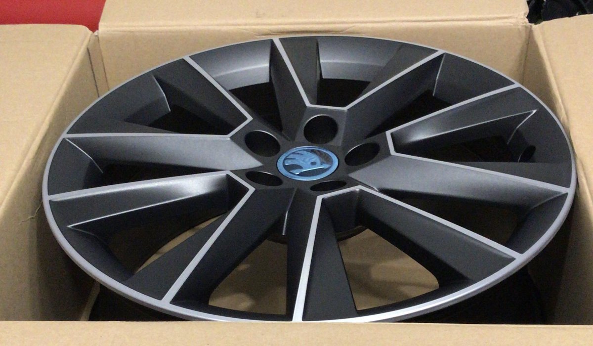 Диски на шкоду Рапид r16