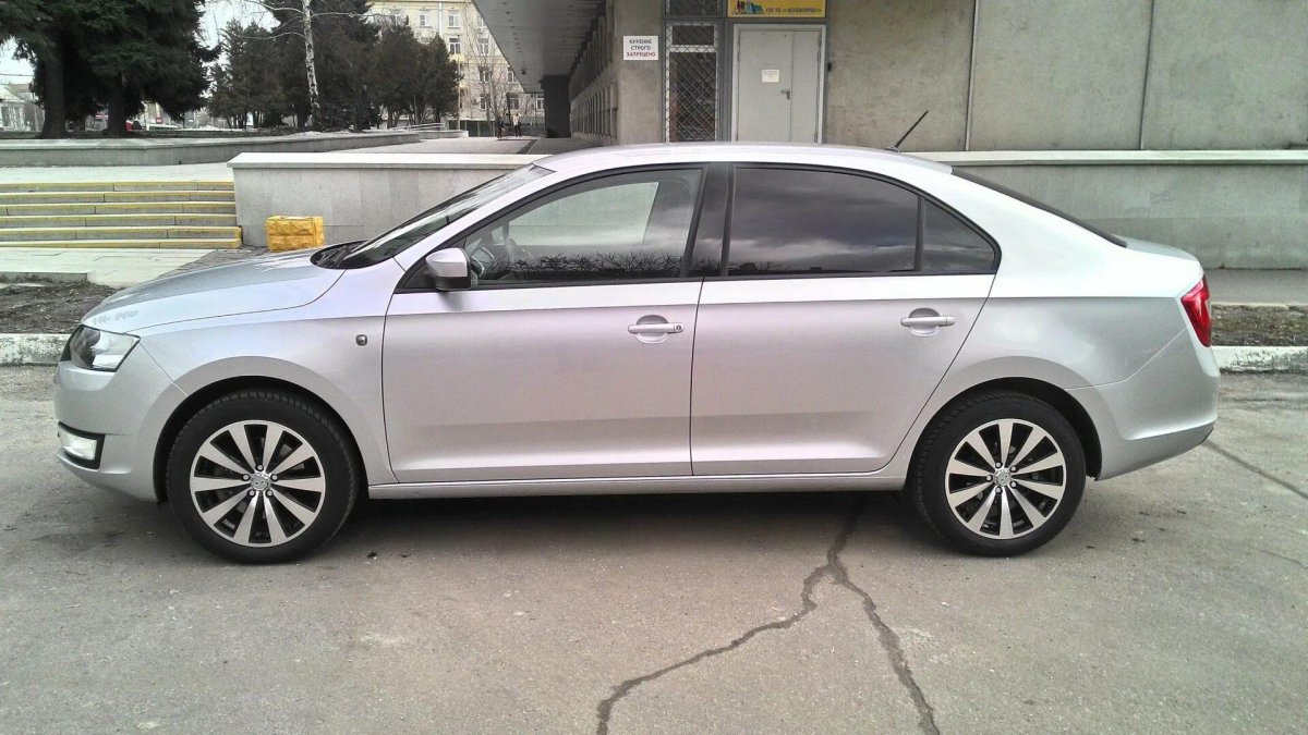 Литые диски на шкоду Рапид 15