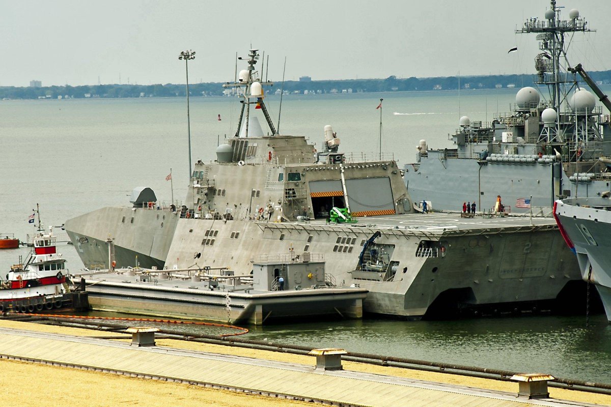 Фрегат USS Independence (LCS-2)