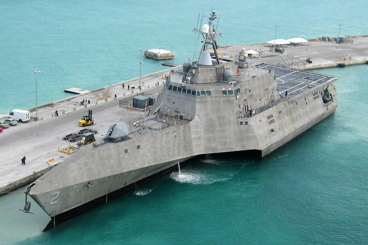 Корабль ВМС США USS LCS-2