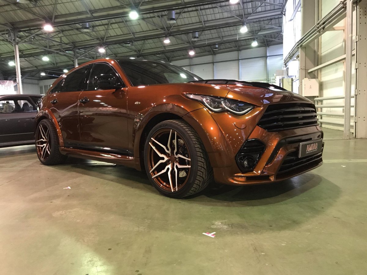 Infiniti qx70 Orange