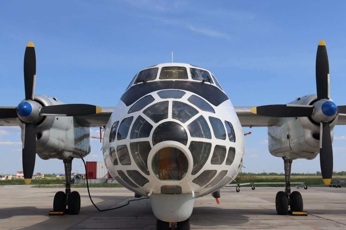 Самолет АН-30м