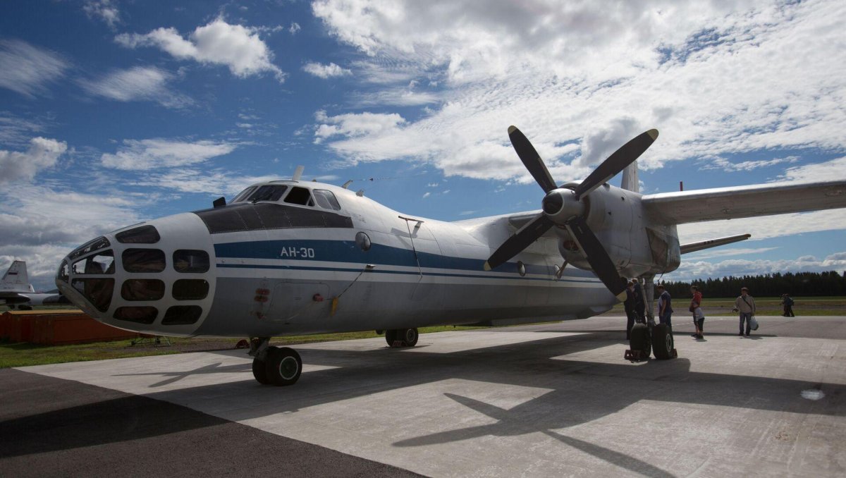 АН-30 самолёт