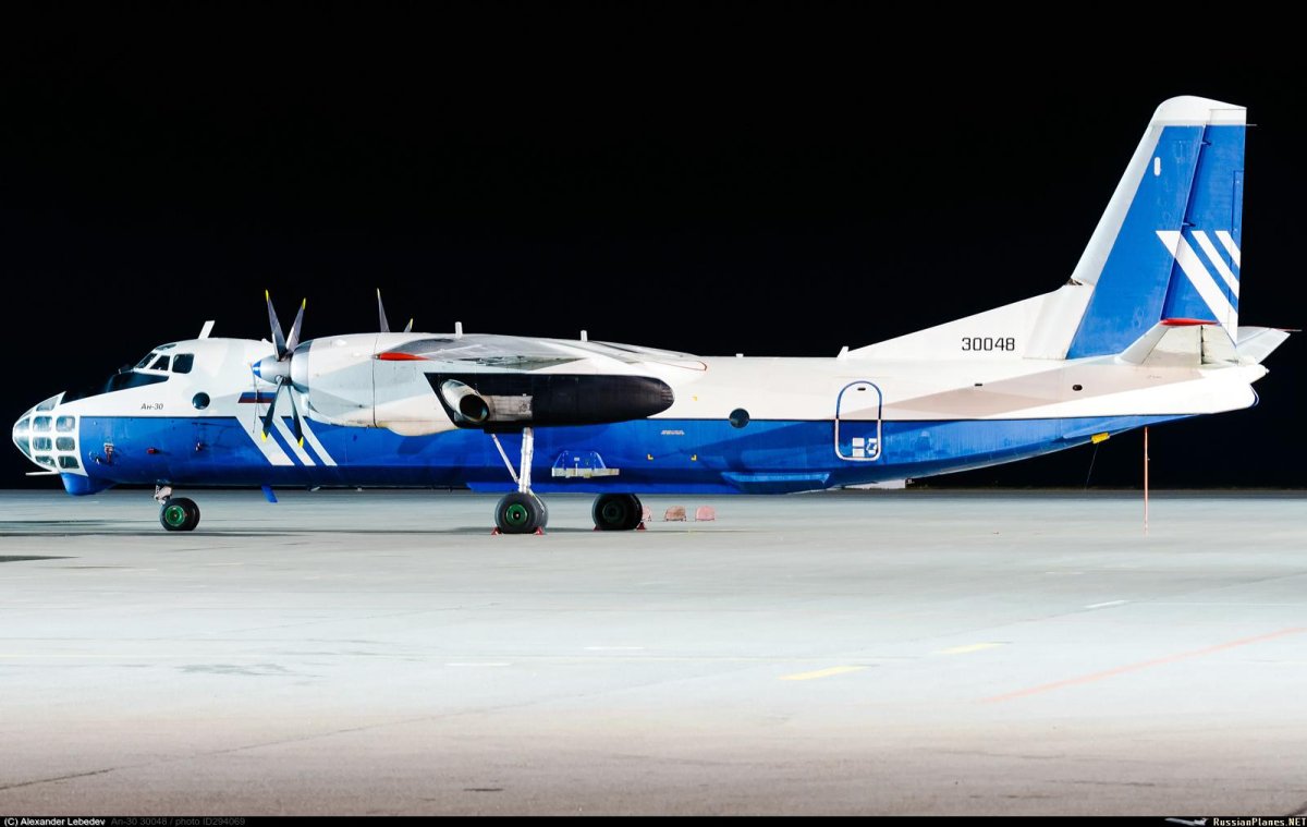 Самолет воздушного наблюдения и аэрофотосъемки АН-30