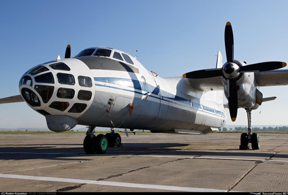 АН-30 самолёт