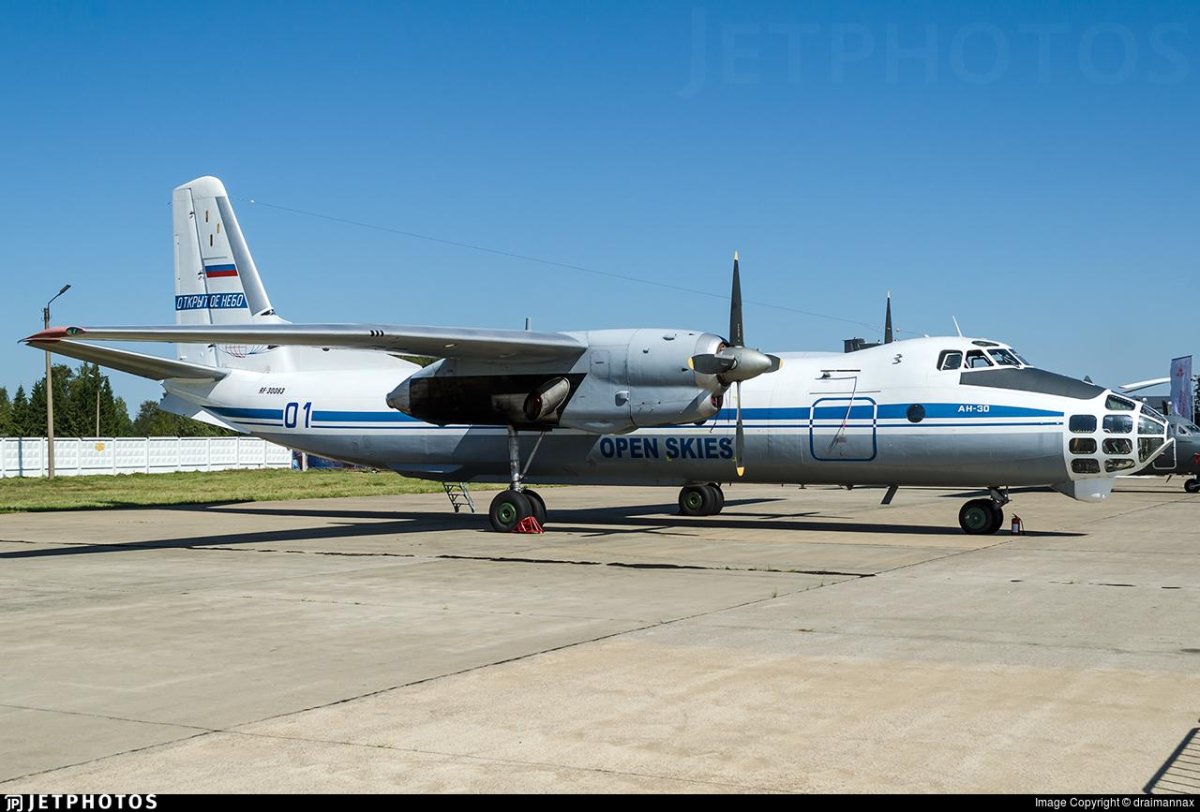 АН-30 самолёт