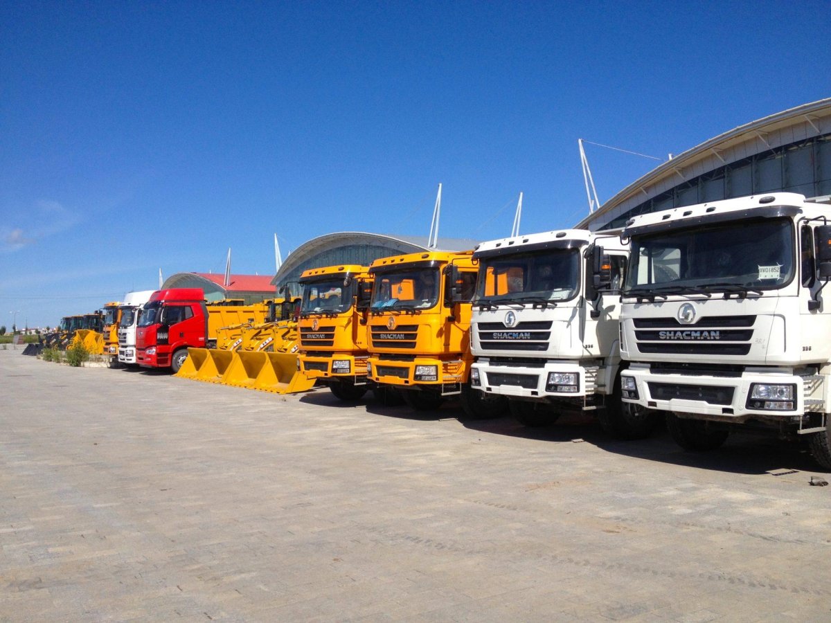 Грузовики и спецтехника