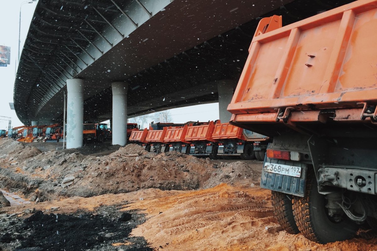 Парковка строительной техники