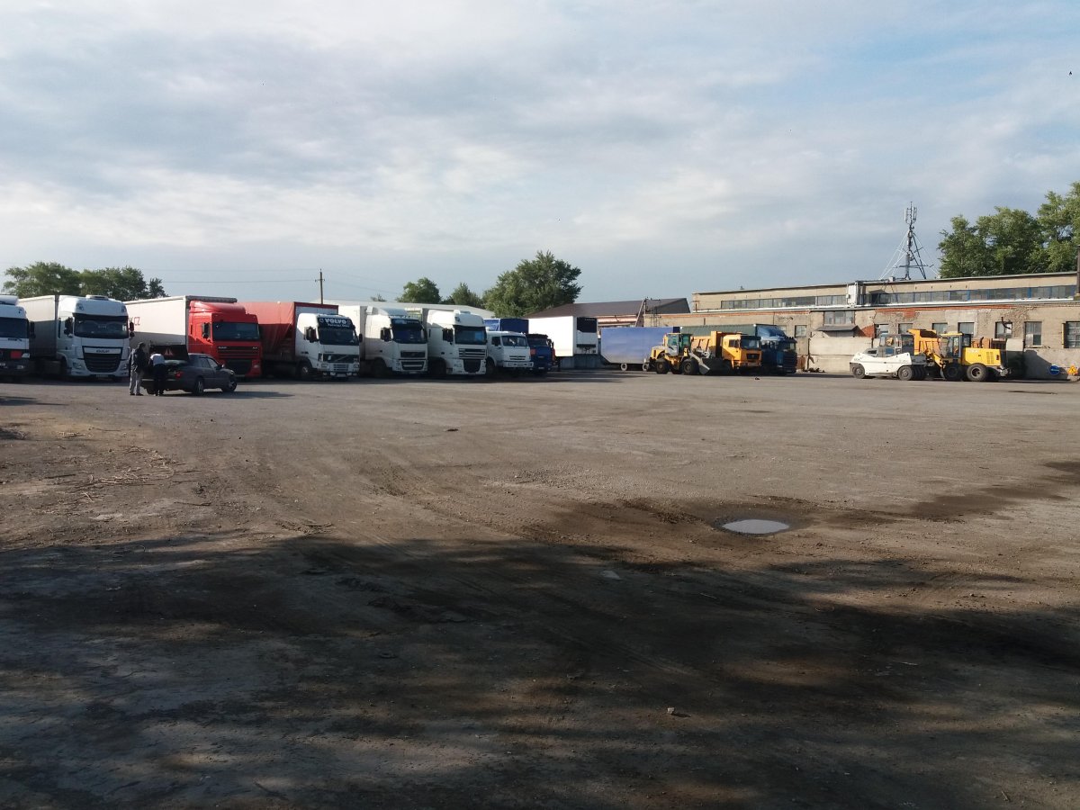 Стоянка грузовиков