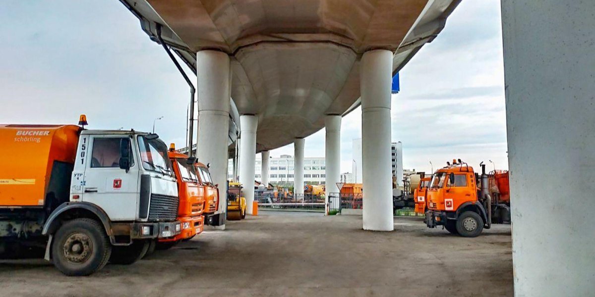 Парад коммунальной техники в Москве