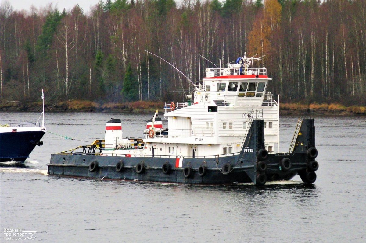 Буксир баржи Речной