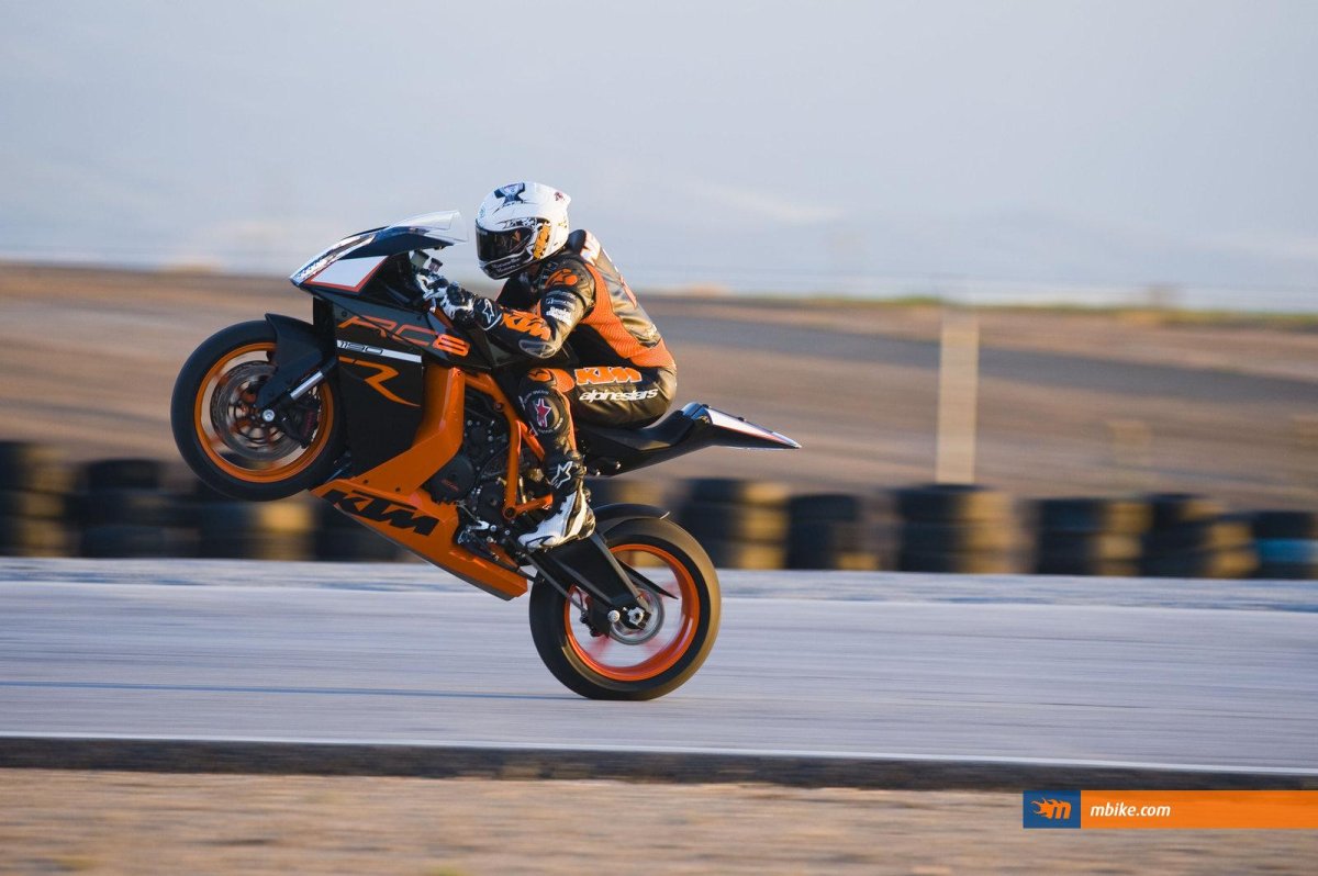 KTM rc8r