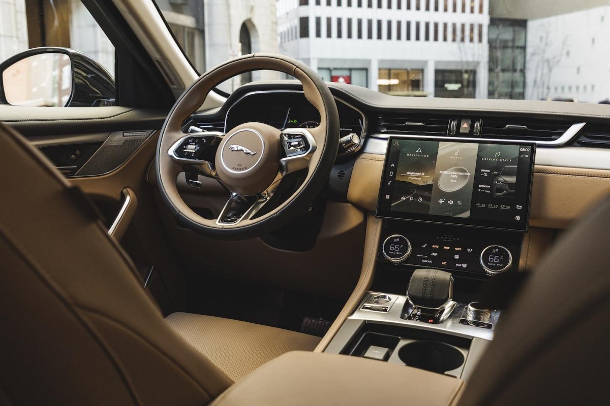 Jaguar f-Pace 2021 Interior