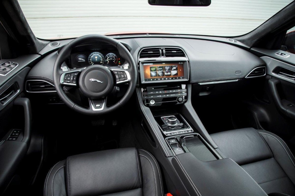 Jaguar f-Pace салон