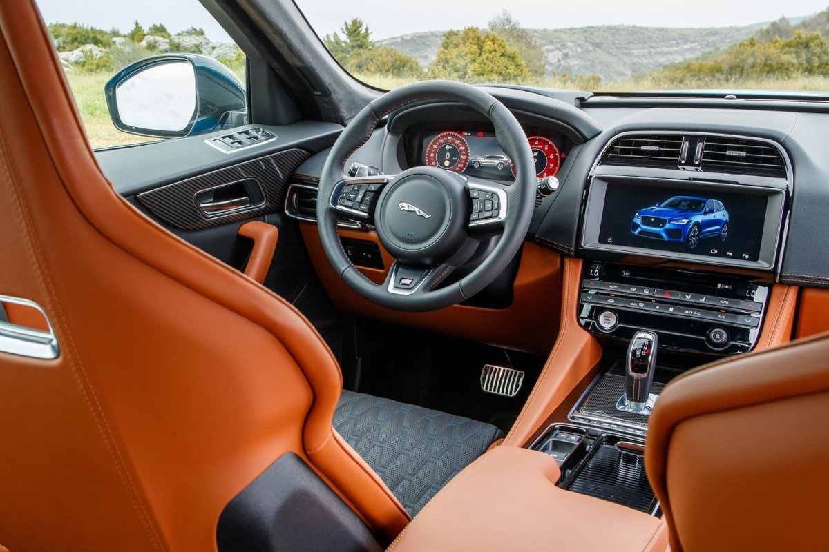 Jaguar f Pace 2022 салон