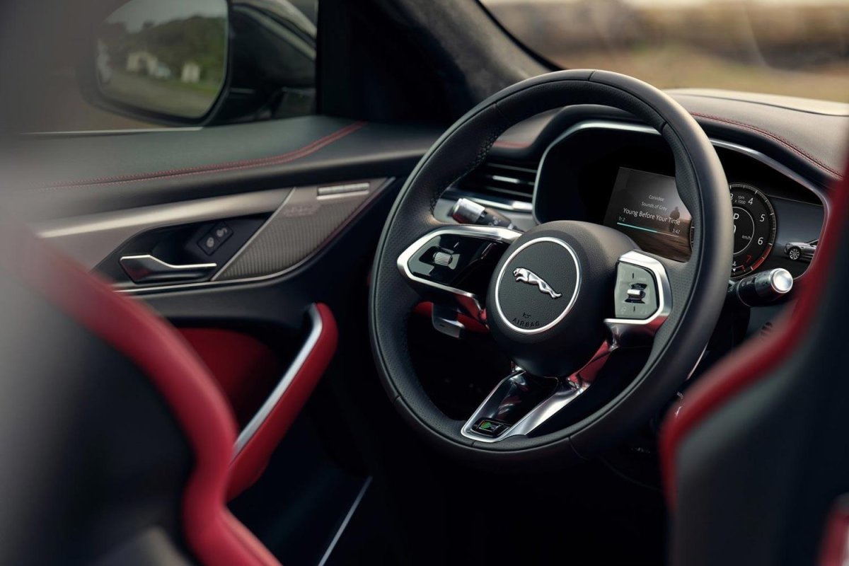 Jaguar f-Pace 2021 Interior