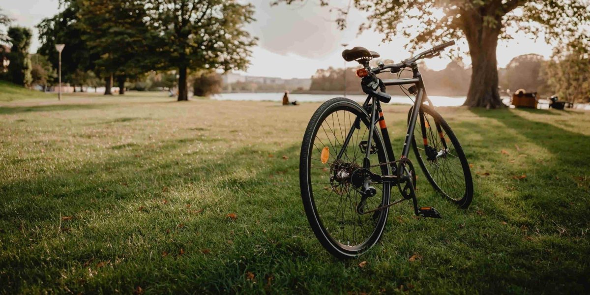 Велосипед в парке