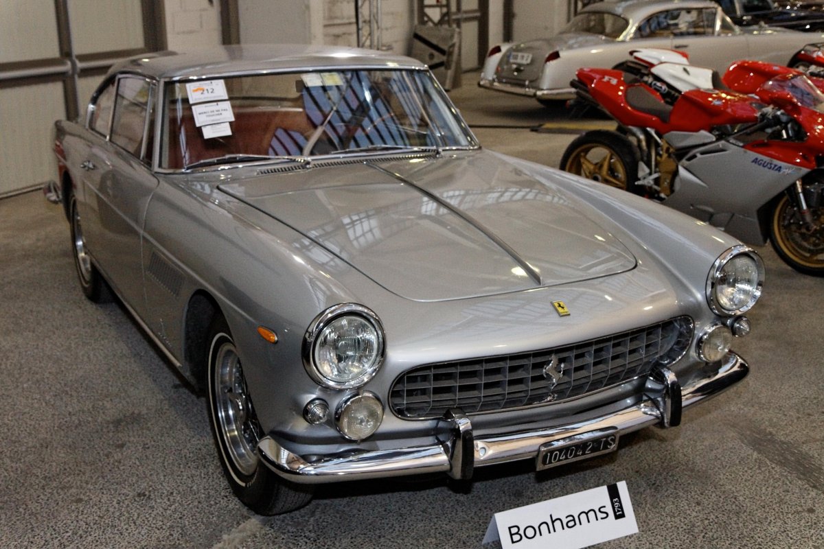 Феррари ГТ 250 2+2