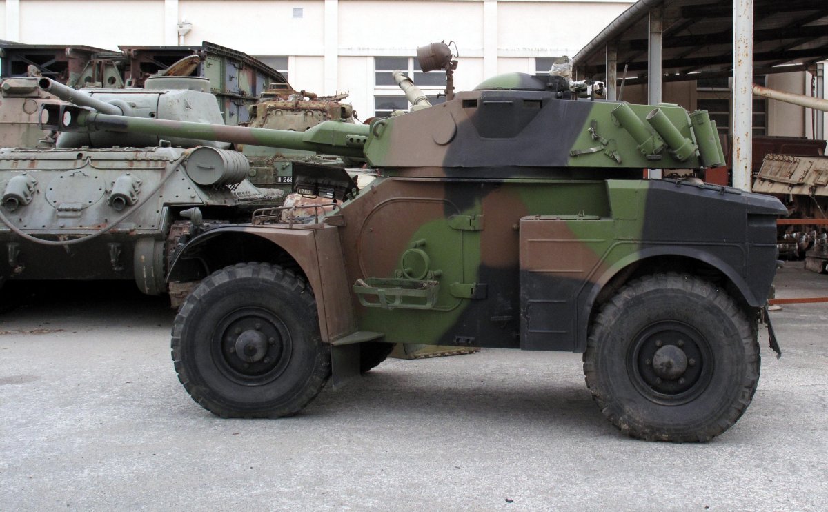 Бронеавтомобиль Панар АМЛ-90