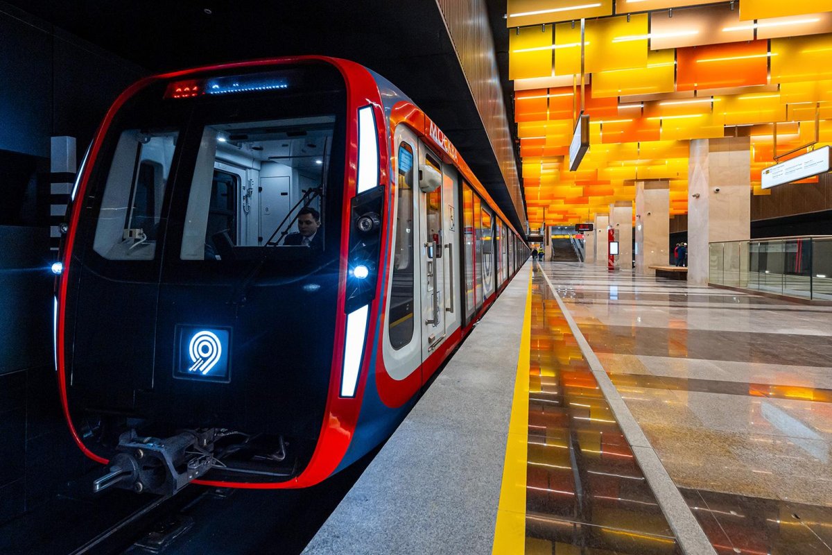 Метро Москва БКЛ поезда