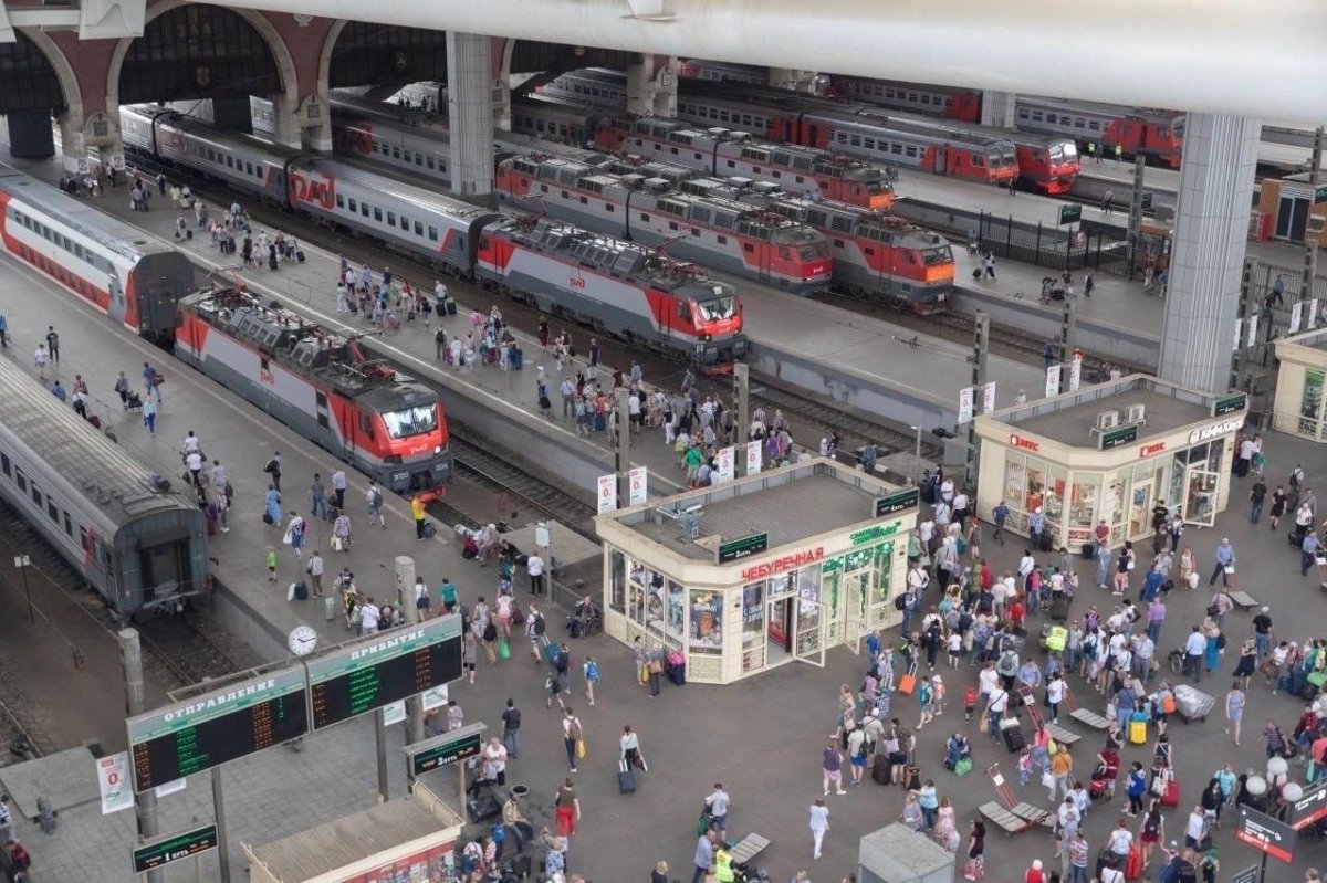 Казанский вокзал поезда